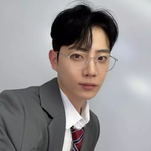 Mendiang Kim Jong Suk