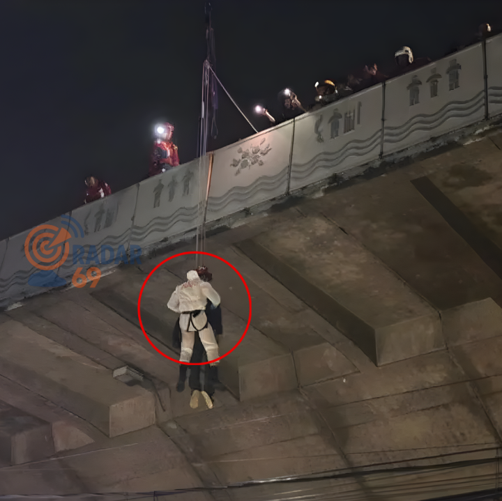 pria gantung diri di flyover pasupati